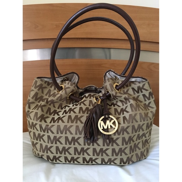 Michael Kors Signature Hobo Bag - Picture 1 of 2